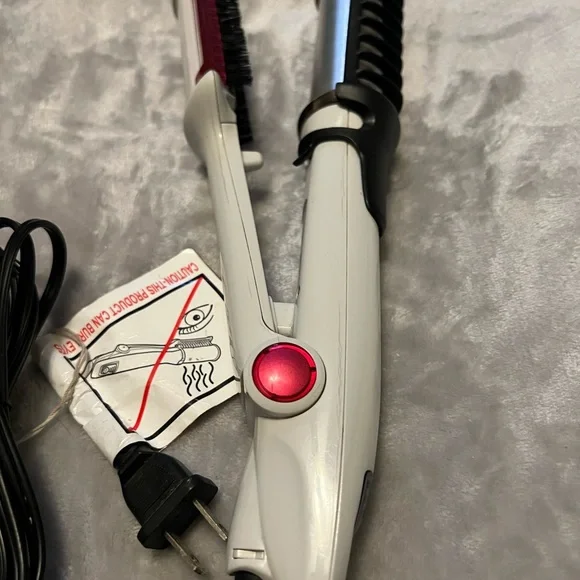 White and Pink Hair Styling Tool - Picture 10 of 15